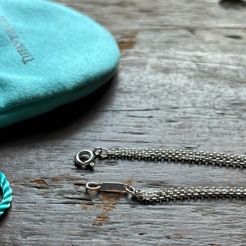Tiffany & Co. Infinity Pendant on 18inch chain - Necklace (bag and box included) - Picture 6 of 16